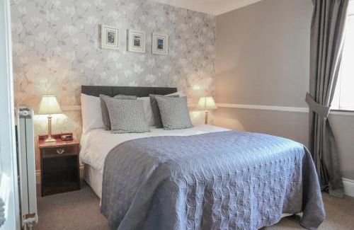 Pontypridd House | Llechwen Hall