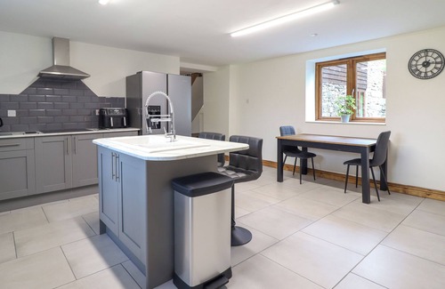 Llanfair Caereinion Cottage | Llwydiarth Saw Mill