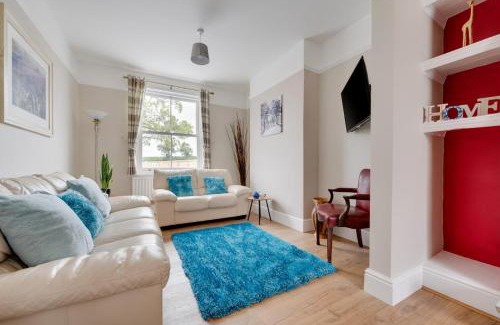 Llangadog House | Llwyncelyn