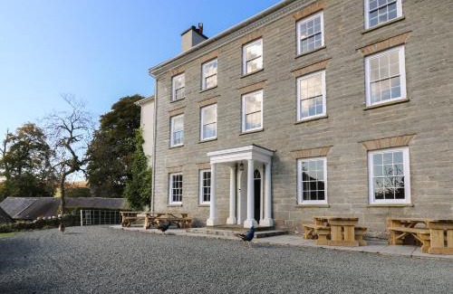 Llanwrtyd Wells House | Llwynderw Hall