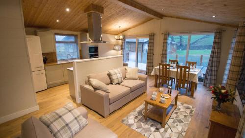 Gwynedd- Snowdonia House | Llyn Brenig Lodge