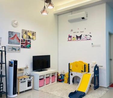 Durian Tunggal House | LNZ Pool Homestay Melaka