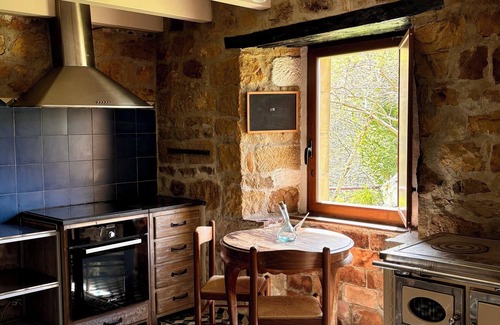 Resconorio Cabin | Lo Macario Pasiega cabin, with forest views