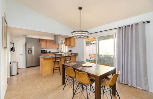 Bellair House | Loaded Golf Course Townhouse in Vibrant Community