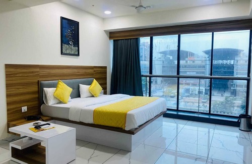 Ahmedabad Hotel | Located near Market area, easy to reach airport and railway station from hotel.