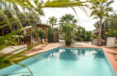 Silves Villa | Located on the river Arade just outside the historic centre of Silves