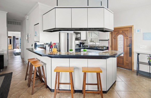 South Mission Beach House | LOCATION AND VALUE! Andrew's 5 Bedroom Beach Home with Bay and Ocean Views