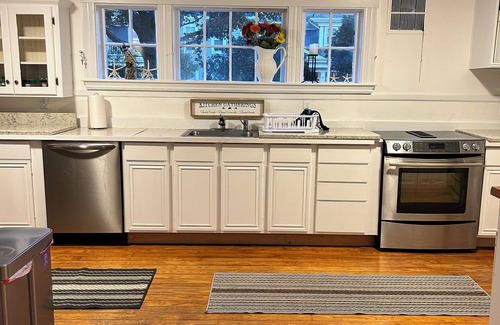 Bass River House | Location! Large House Sleeps 10, Heated Pool, 1 mile to Ocean Beaches, Pets ok