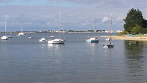 Riantec Apartment | LOCATION SAISONNIERE PRES DE LA MER avec ROOFTOP