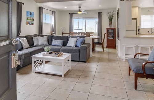 Mission Beach House | Location & View! One House From Ocean -3 bedroom Mission Beach unit, sleeps 10
