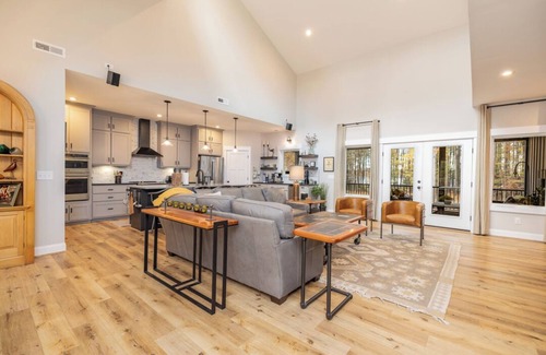 Wise House | Loch Nest on Lake Gaston | Hot Tub Sauna Game Room Boathouse