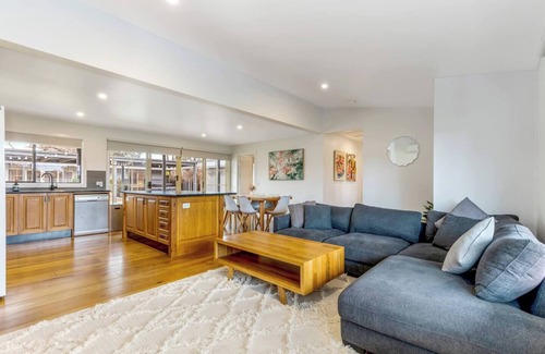 Bridgewater on Loddon House | Loddon Retreat - Sleeps 12