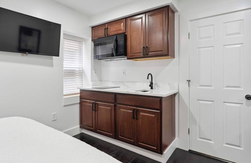 West Philadelphia Apartment | Lodgyy - Quiet Double-bed suite