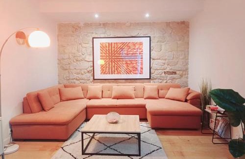 Porte-Saint-Martin Apartment | Loft familial au cœur de Paris avec Clim, Arcade et Baby-foot Proche République et Canal St Martin