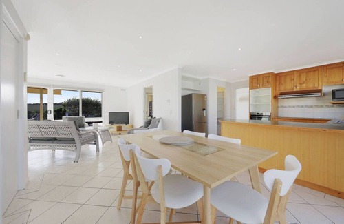 Warrnambool Apartment | Logans Beach Apartments - The Beach House