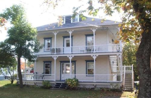 Saint Jean Port Joli Apartment | Logement au Cœur du Village