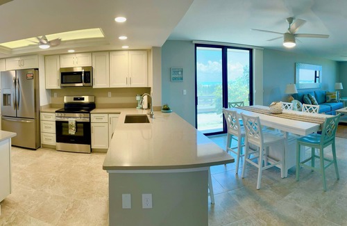 Sanibel Condo | LOGGERHEAD CAY 501 Unobstructed Amazing Ocean view nQueen & Twin in Spare room