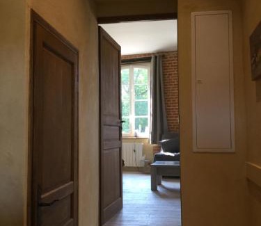 Courcelles-sous-Moyencourt Apartment | Logis de l'orangerie