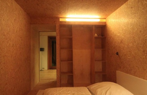 Loissin Apartment | Loi Black