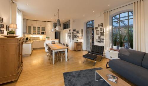 Stadtlohn Apartment | LokoMotel-Wohnung, Luxus Ferienwohnung im Lokschuppen