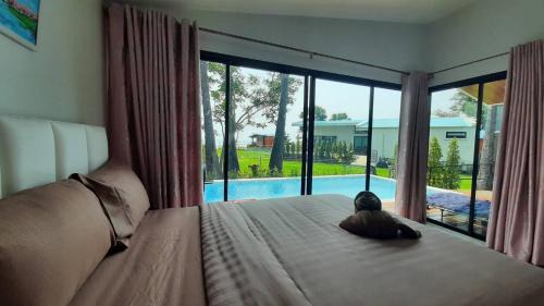Cha-am Villa | Lom Lay Beach Front Pool Villa Chaam, Huahin