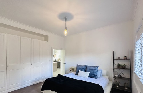 Horsham House | Lone Pine Horsham - pet friendly