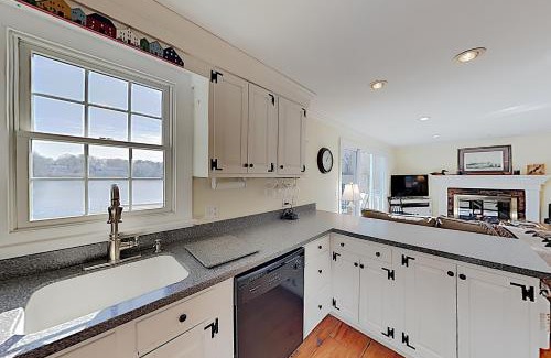 South Yarmouth House | Long Pond Lookout