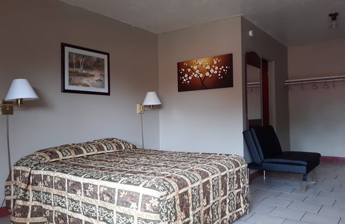 Old West Side Hotel | Longview Inn