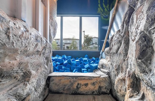 Florida Central Atlantic Coast House | LOOK! 15BR Hulk + Frozen Villa – 5824