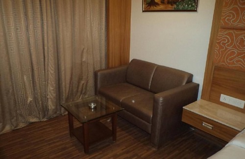 Adipur Hotel | Lords Eco Inn, Gandhidham