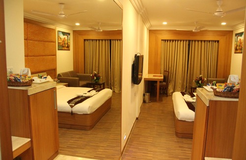 Adipur Hotel | Lords Eco Inn, Gandhidham