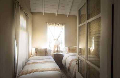 Macrozona Bahia Redonda y Primeros Faldeos Hotel | Los Ponchos Hotel