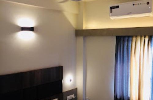 Kankavali Hotel | LOTUS LODGE Kalmath