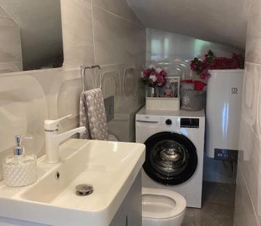 Tasbuku Villa | Lotus Villa in Çamlı Village, Jacuzzi and pool