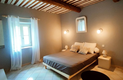 Jonquieres Other | "lou Mas di Tihus" Une Idylle Familiale Dans un Mas Provençal de Caractère