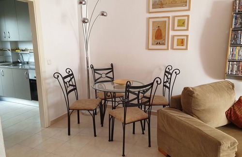 Los Alcazares Apartment | LOU'S PLACE -Albatros - 10 min walk to beach 2 bed G/floor - air con/heat-Wifi
