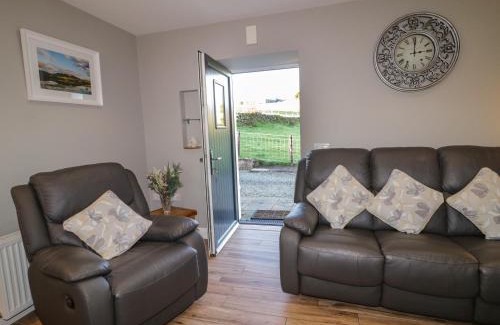 Newry House | Lough Island Reavy Cottage