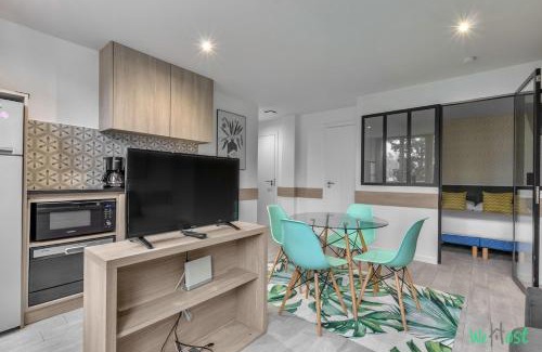 Vanves Apartment | Louis Vicat 2 - CI - Cozy flat for 4 Parc des Expo P de Versailles