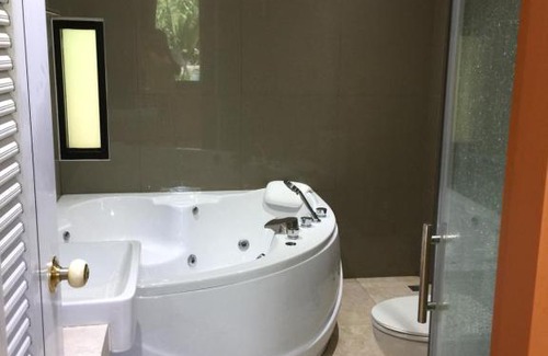 Sichon House | Love Mountain House