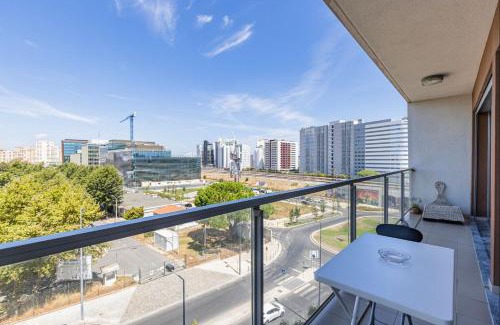 Parque das Nacoes Apartment | Lovely 1 BDR Apartment With Pool by LovelyStay