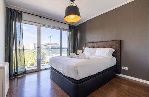 Parque das Nacoes Apartment | Lovely 1 BDR Apartment With Pool by LovelyStay