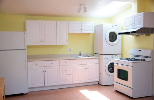 Bushrod Cottage | Lovely 1-bedroom cottage in Oakland