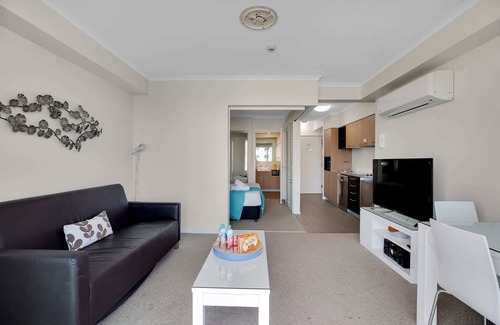 Mackay Apartment | Lovely 1-bedroom in the Heart of Mackay w/Pool