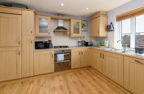 Grangetown Apartment | Lovely 2 Bed – 5 min Walk to Bus + Easy Bay Access