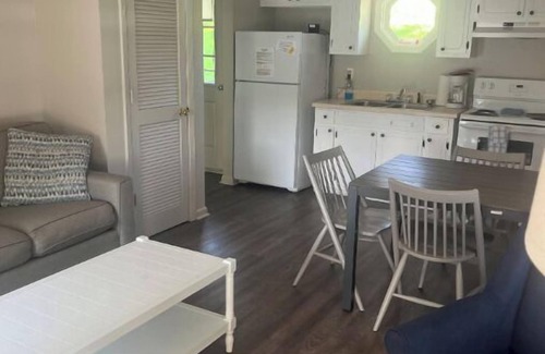 Winchester Apartment | Lovely 2-bedroom cabin in Winchester with WiFi and AC