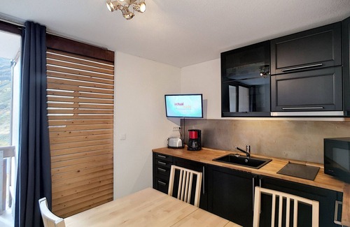 Les Bruyeres Apartment | Lovely 2-room for 4, ski-in/ski-out, Bruyères area, Les Menuires