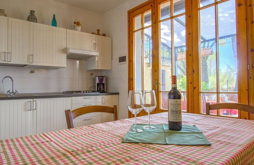 Casale Marittimo Apartment | Lovely apartment for 6 people with pool, WIFI, TV, patio and pets allowed
