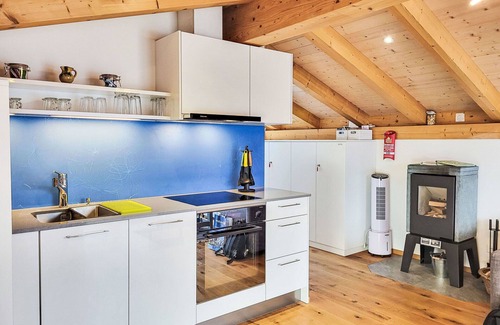 Porto Ronco Apartment | Lovely apartment for 4 people with WIFI, TV, balcony, pets allowed and panoramic view