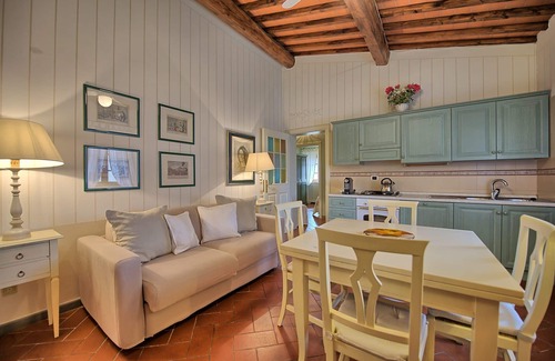 Montespertoli Apartment | Lovely apartment for 4 guests with WIFI, pool, A/C and TV