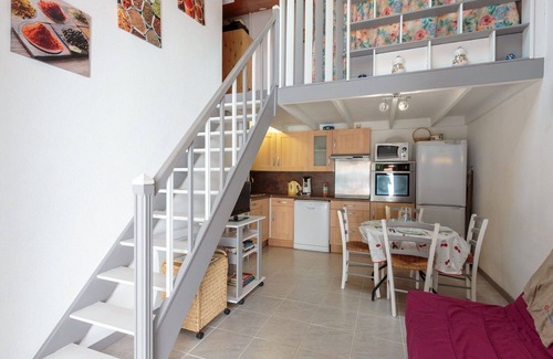 La Palmyre Apartment | Lovely apartment for 4 guests with WIFI, TV, terrace and pets allowed